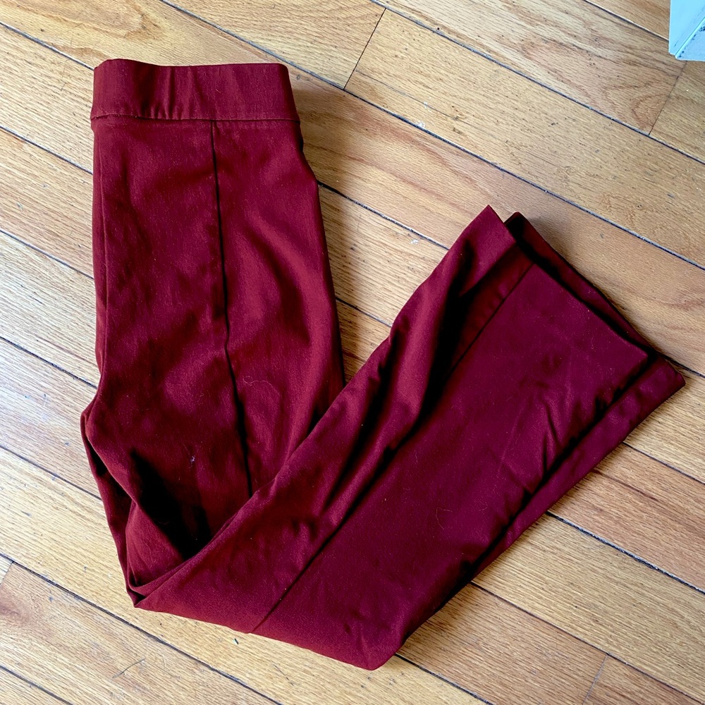 Ann Taylor kick-flare stretch crop trousers in dark red / S